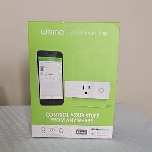 White Wi-Fi Smart Plug